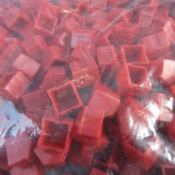 Bulk Lot of 2000 Red Plastic Houses Board Game Pieces NEW Tokens 0.5" Parts - Picture 3 of 4